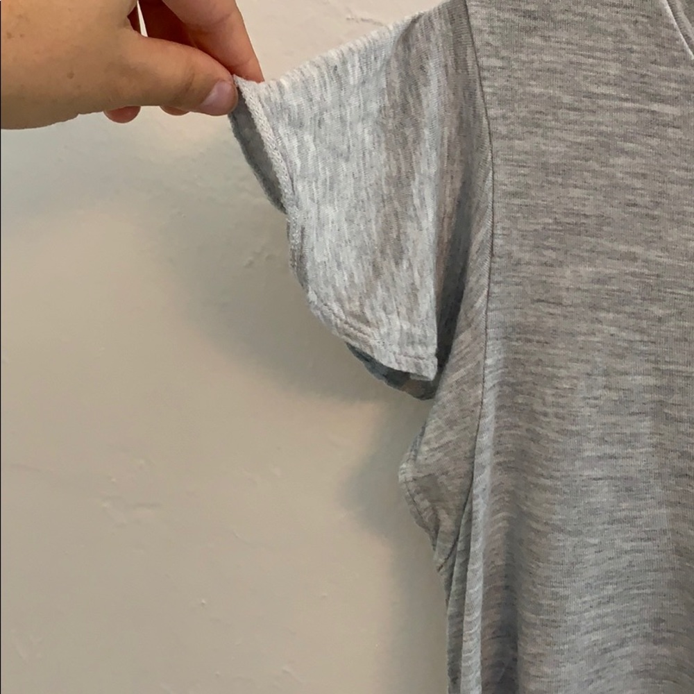 H&M Gray Ruffle Sleeve Tee - Picture 5 of 5